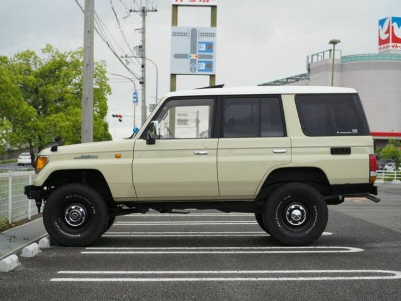 LAND CRUISER PRADO-8