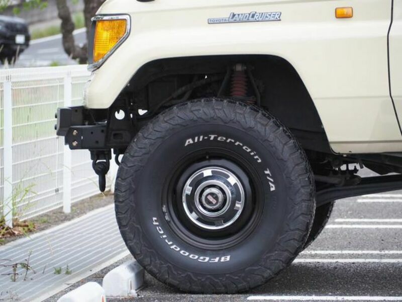 LAND CRUISER PRADO-9