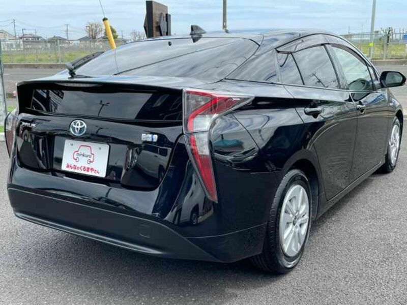 PRIUS-4