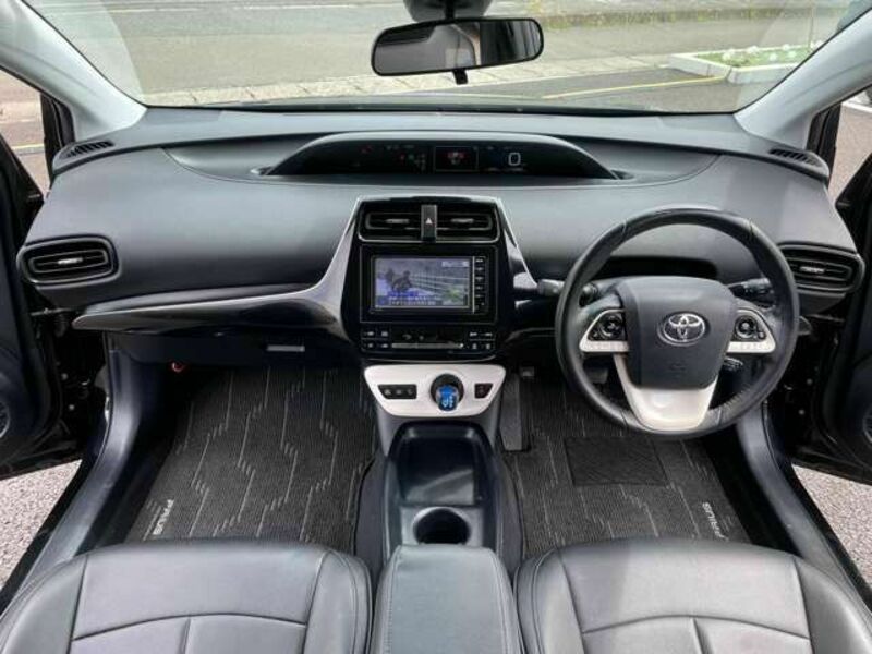 PRIUS-8
