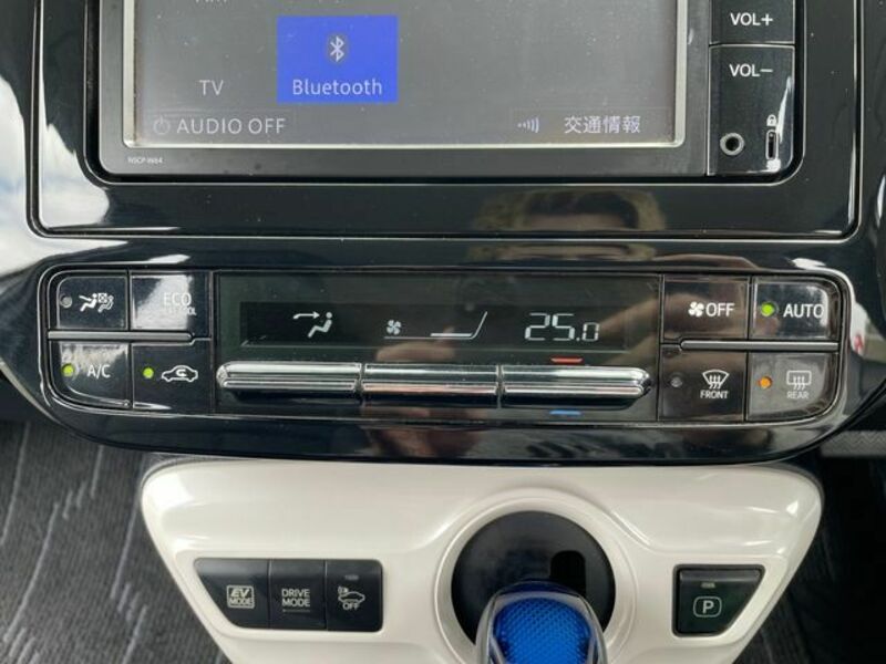 PRIUS-11
