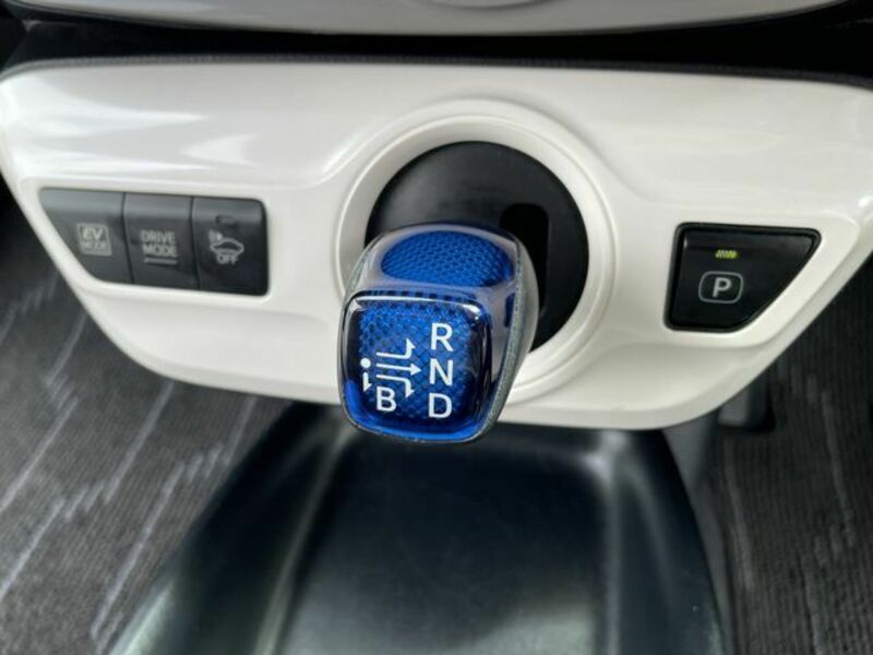 PRIUS-12