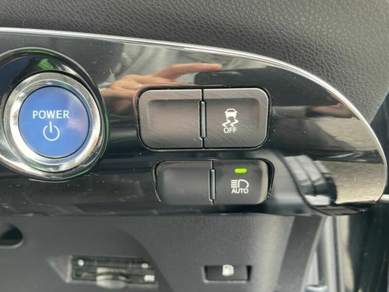 PRIUS-17