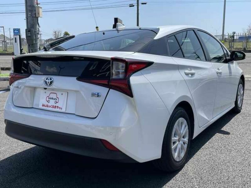 PRIUS-4