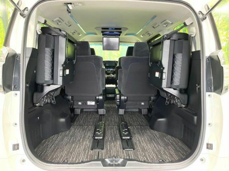 VELLFIRE-10
