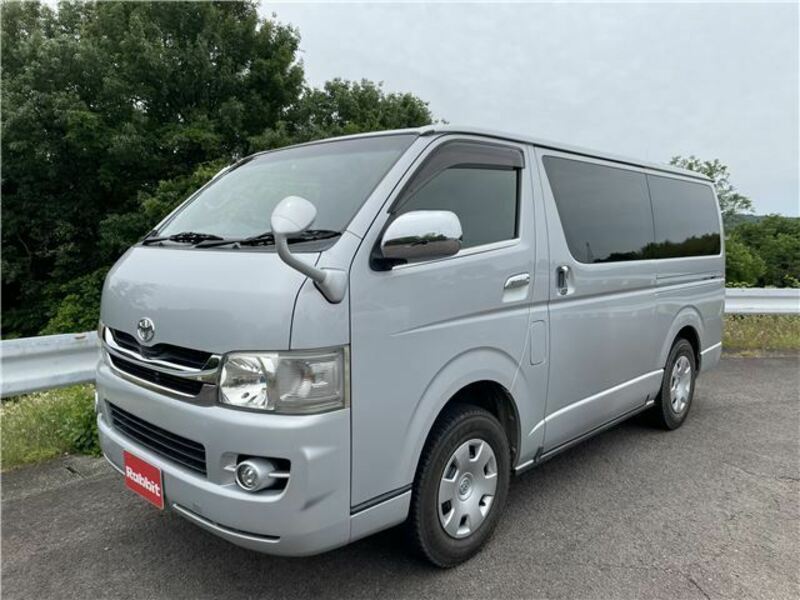 TOYOTA HIACE