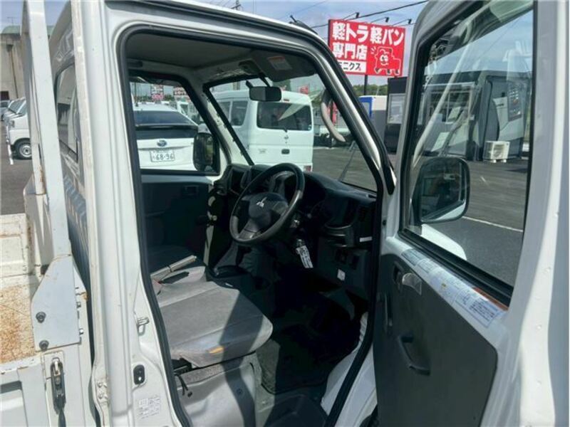MINICAB TRUCK