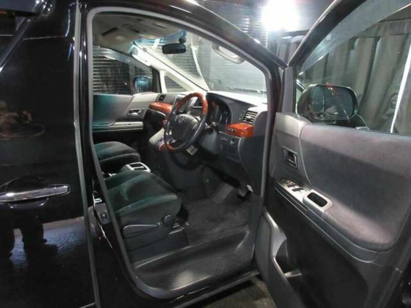 VELLFIRE-12
