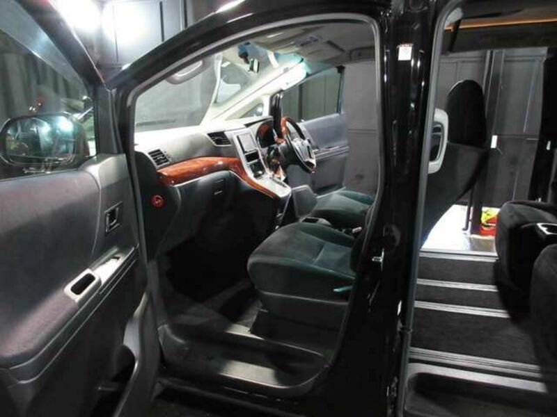 VELLFIRE-17