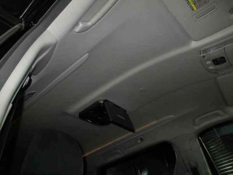 VELLFIRE-18