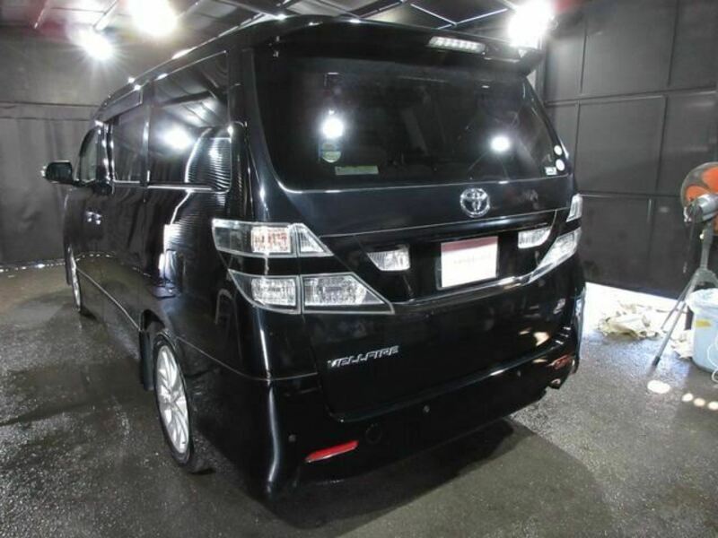 VELLFIRE-30