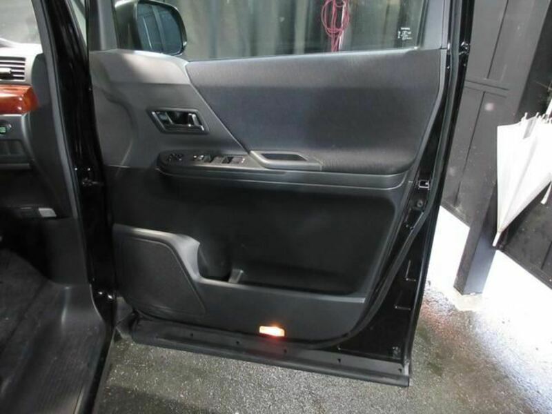 VELLFIRE-41