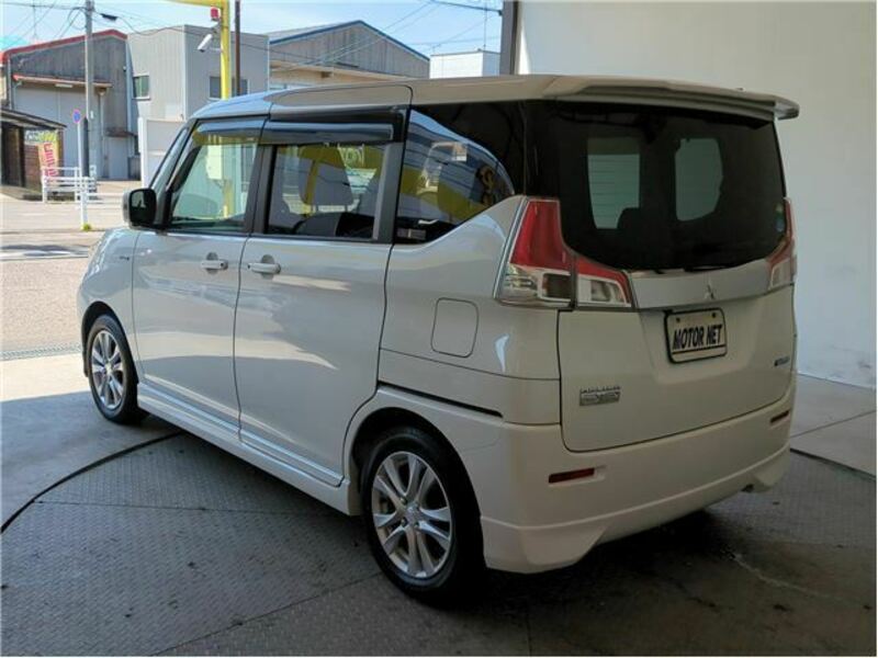 DELICA D2