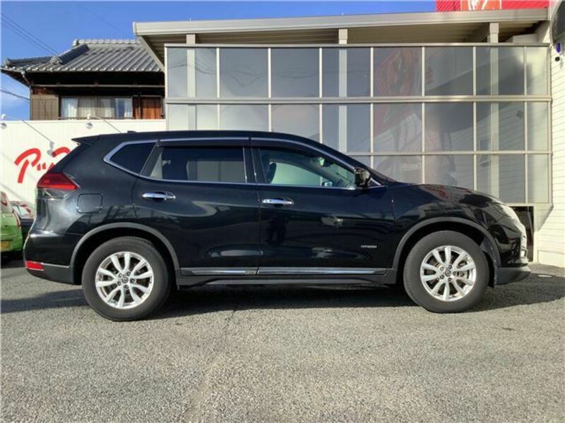 X-TRAIL