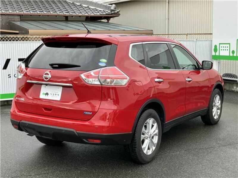 X-TRAIL