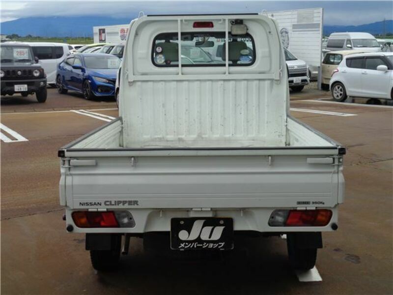 CLIPPER TRUCK