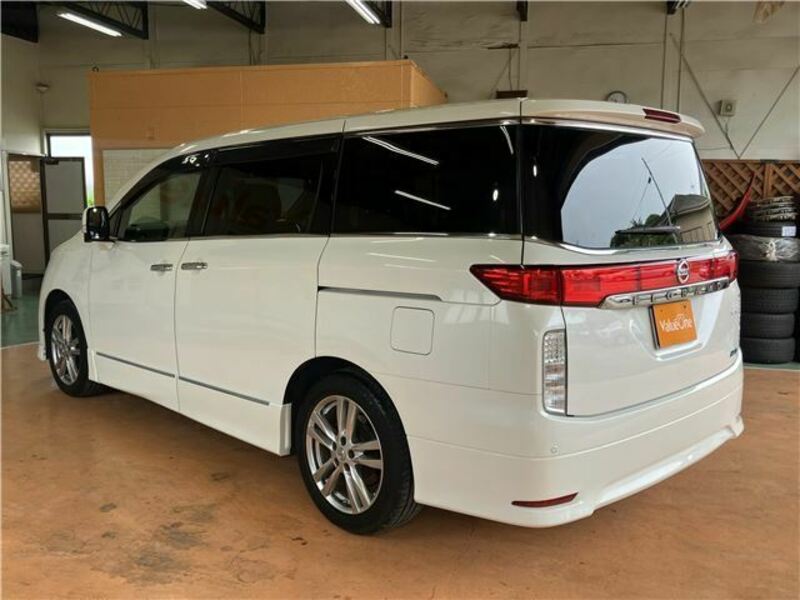 ELGRAND-8