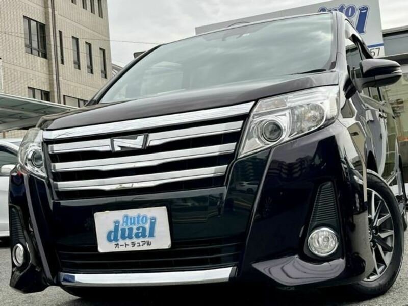 TOYOTA NOAH