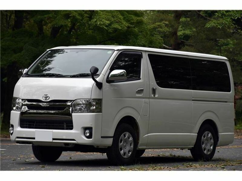 TOYOTA HIACE