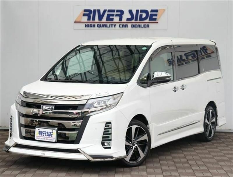 TOYOTA NOAH