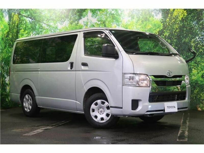TOYOTA HIACE VAN