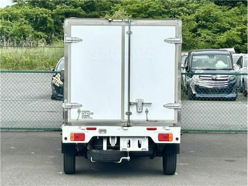 CLIPPER TRUCK