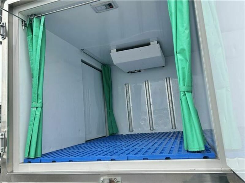 CLIPPER TRUCK