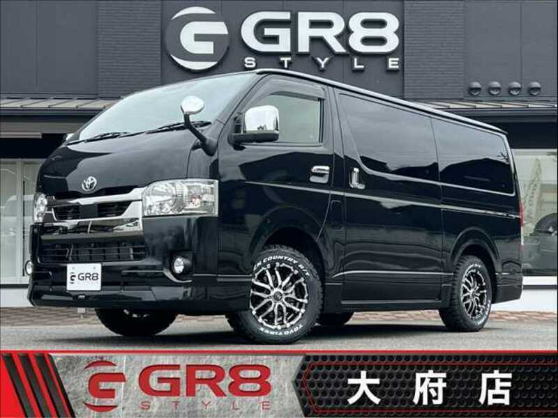 TOYOTA HIACE VAN