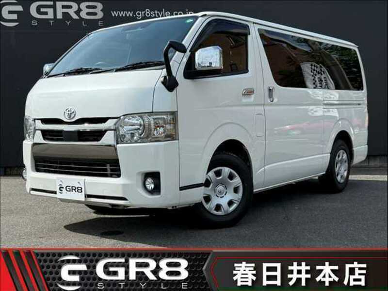 TOYOTA HIACE VAN