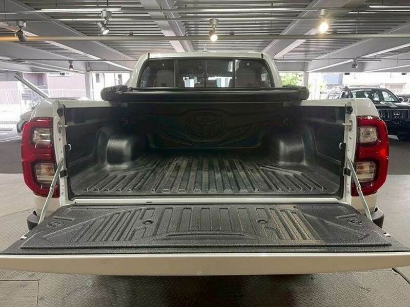HILUX