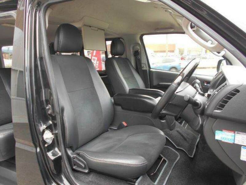 HIACE VAN-12