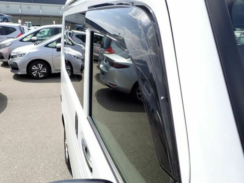 N-VAN