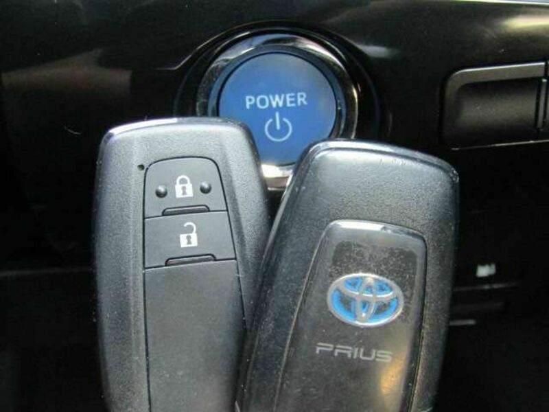 PRIUS-4