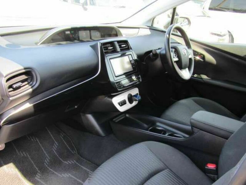 PRIUS-16
