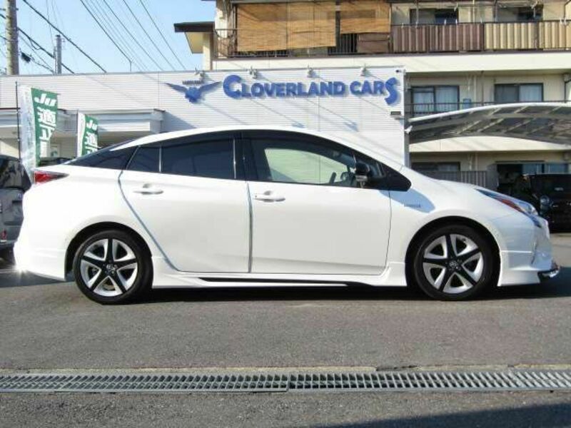 PRIUS-8