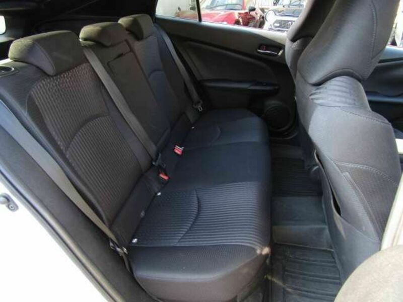PRIUS-18