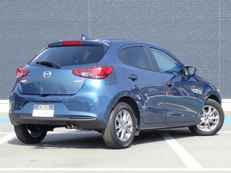MAZDA2