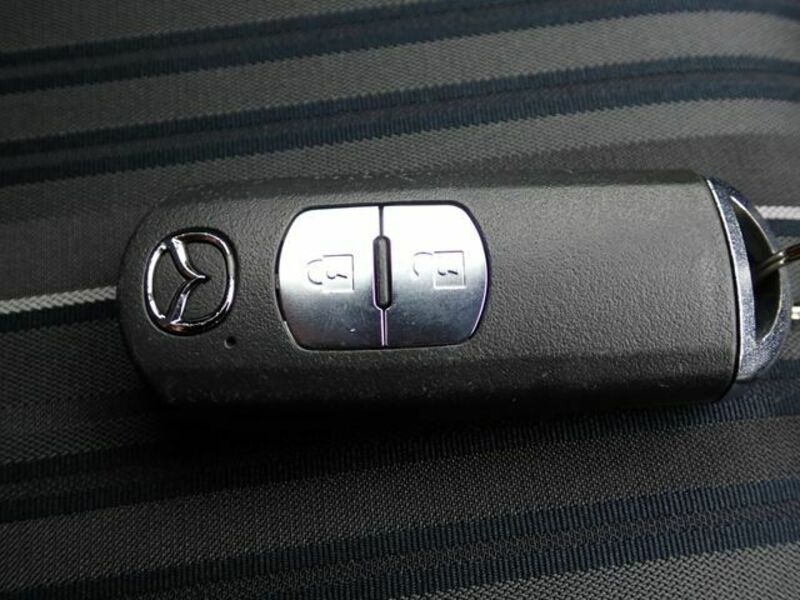 MAZDA2