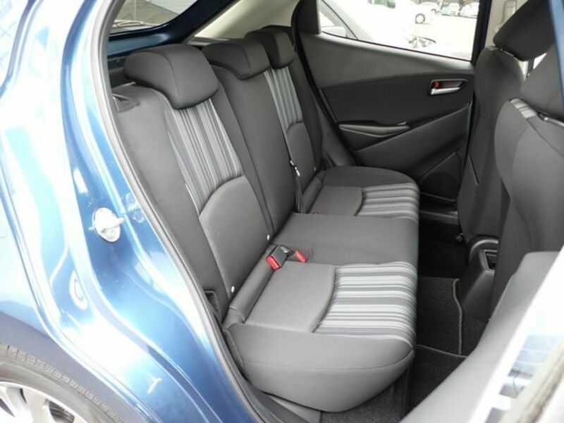MAZDA2