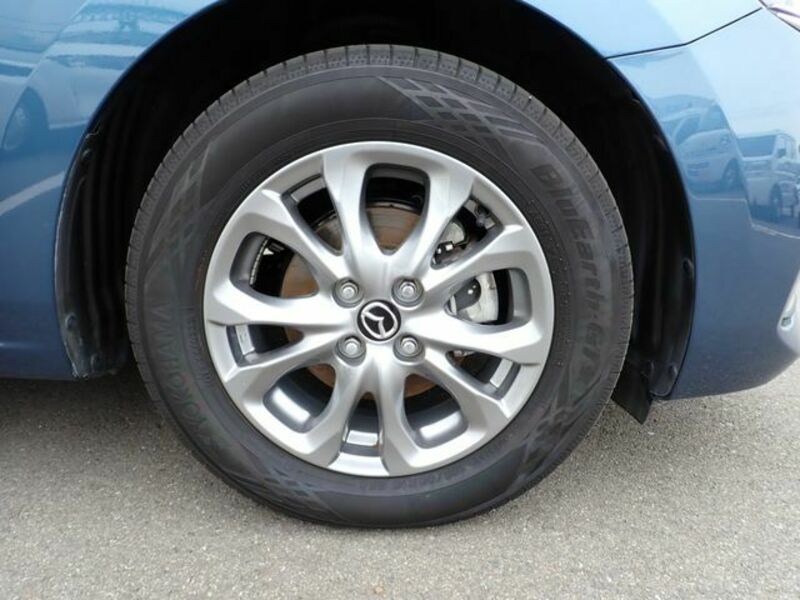 MAZDA2