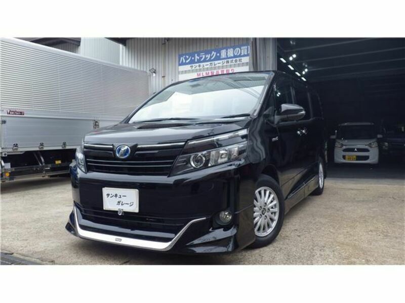 TOYOTA VOXY