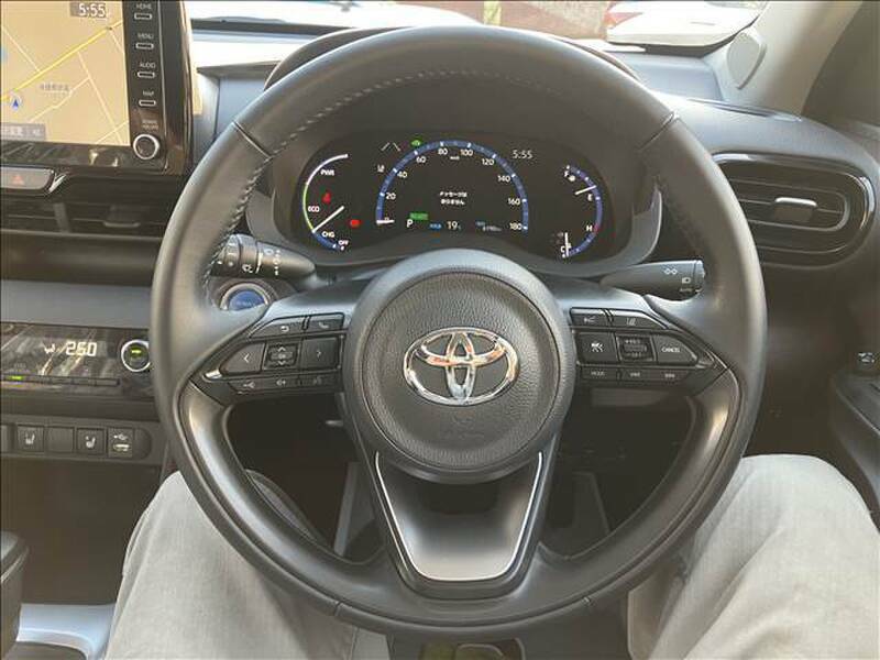 YARIS CROSS