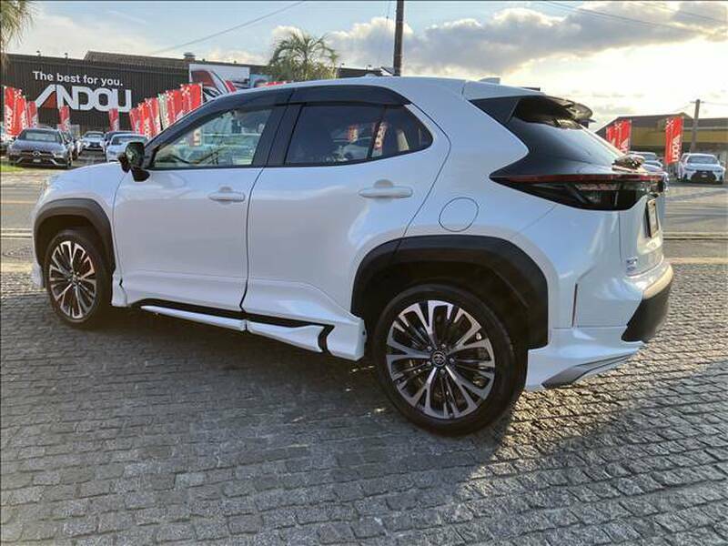 YARIS CROSS
