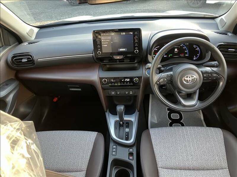 YARIS CROSS