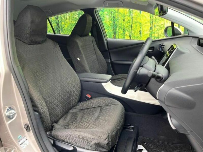 PRIUS-8