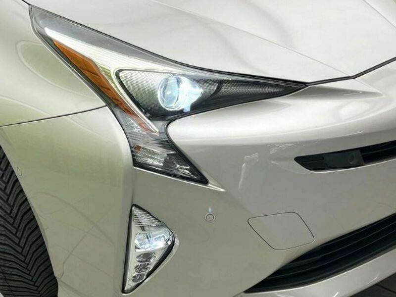 PRIUS-12