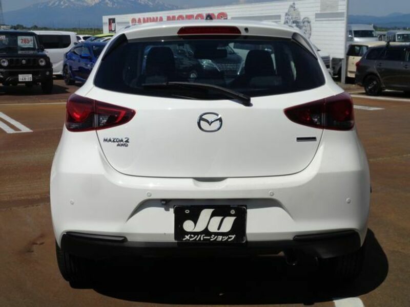 MAZDA2