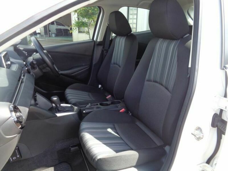MAZDA2