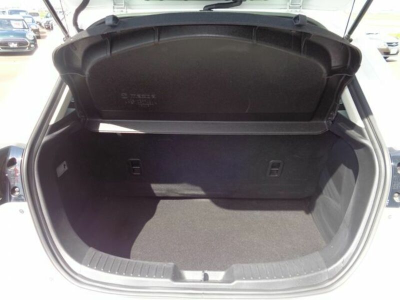MAZDA2