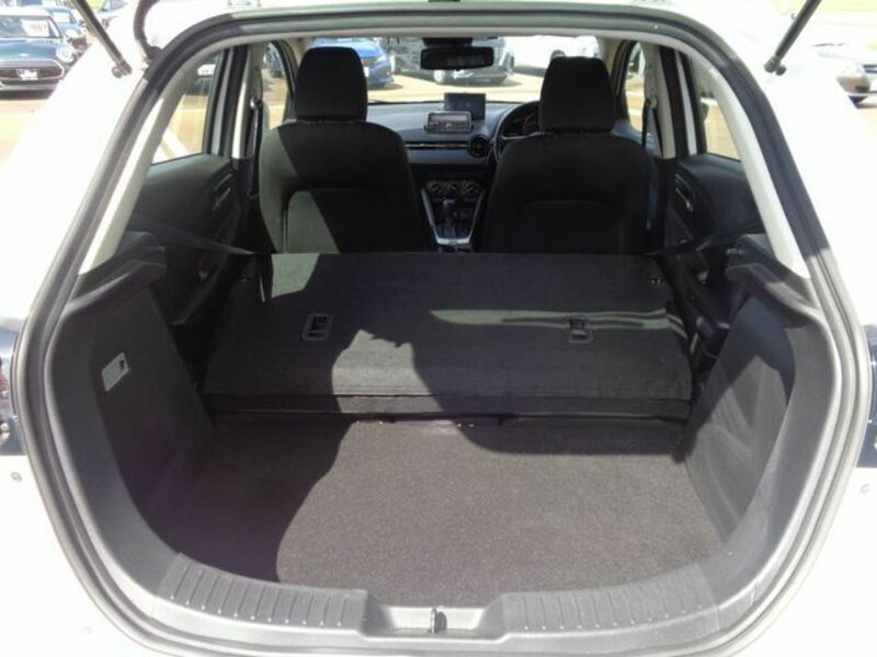 MAZDA2